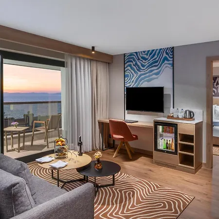 Elite World Hotel 5*
