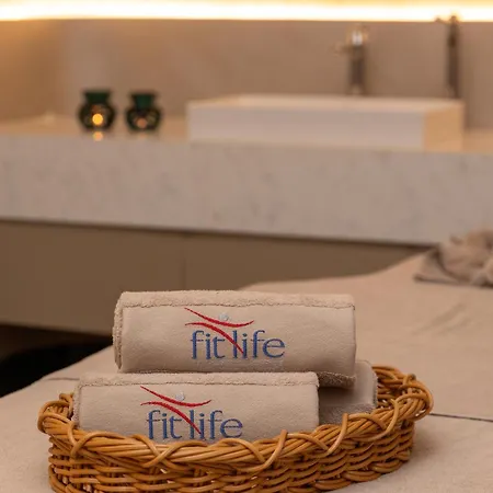 Elite World Hotel 5*