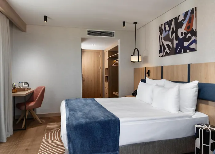 Elite World Hotel 5*