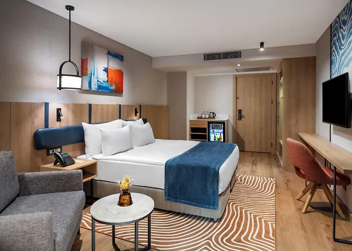 Elite World Hotel 5*